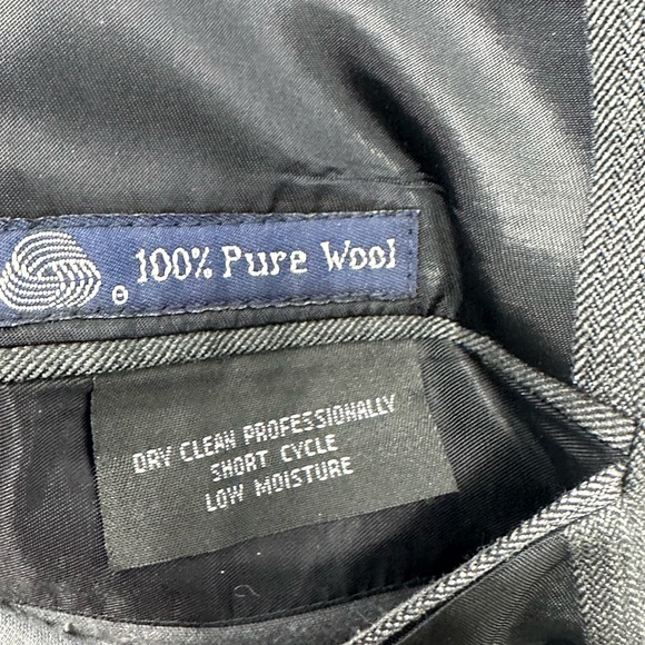 Vintage Burberry’s Jacket Mens 100% Wool Blazer Two Button Gray Pinstripe U2 - Picture 7 of 7